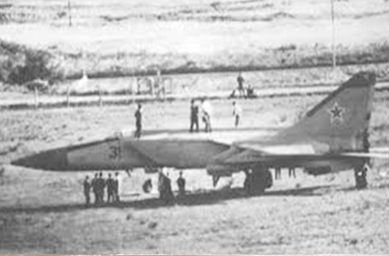 Dong troi vu danh cap tiem kich MiG-25 Lien Xo (4)-Hinh-2